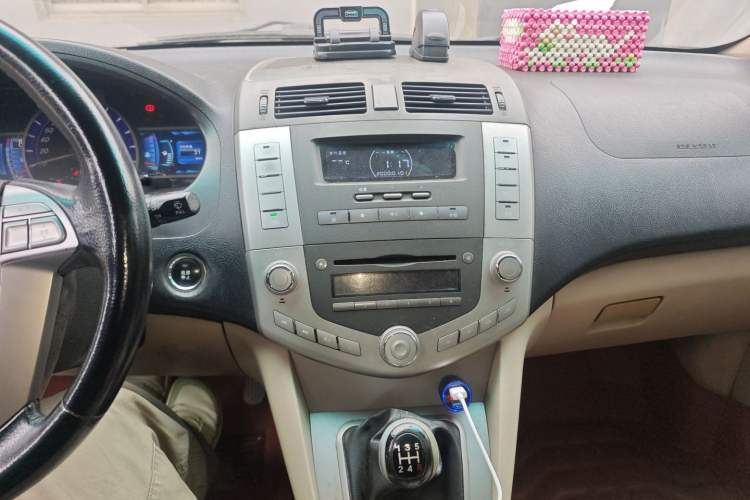 Used BYD S6 2012 2.0L Manual Luxury Version
