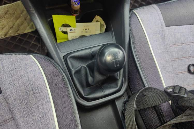 Used Volkswagen Jetta 2017 1.4L Manual Fashion Edition Gear Lever