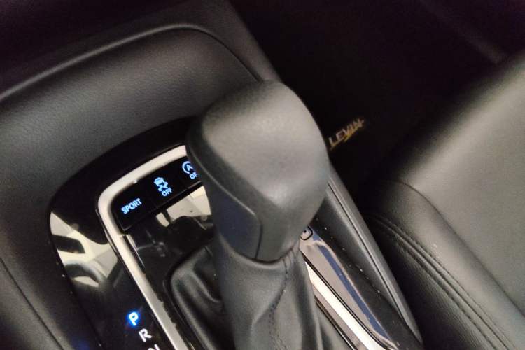 Used Toyota Levin 2019 185T CVT Luxury Edition China VI Standard Gear Lever