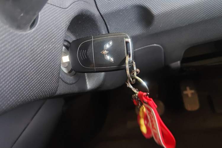 Used Wuling Hongguang MINIEV 2021 Macaron Premium Model – Lithium Iron Phosphate Vehicle Key