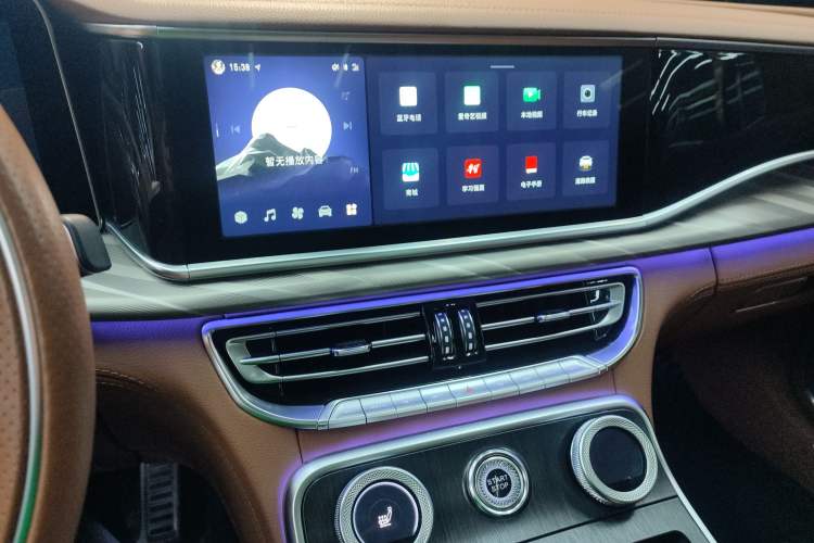 Used Hongqi H9 2023 2.0T Smart Connect Flagship Edition Audio And AC Panel