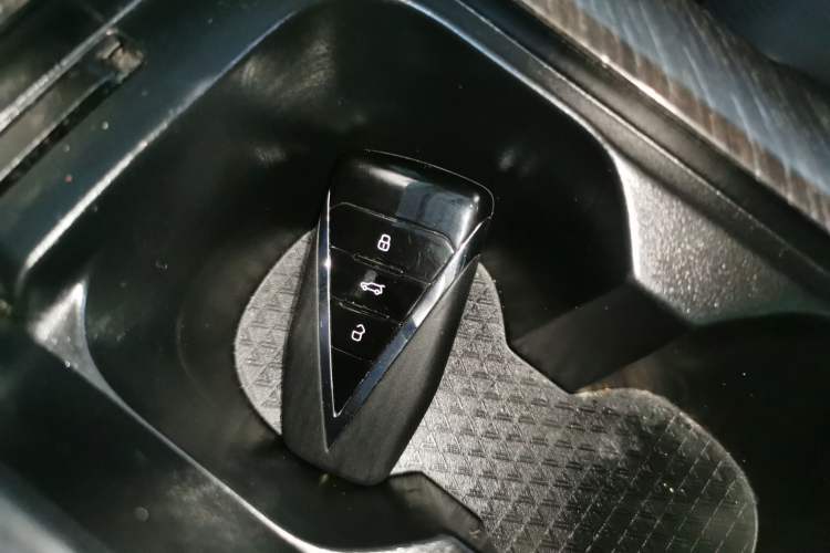 Used Venucia V 2023 260T Idol Edition Pro