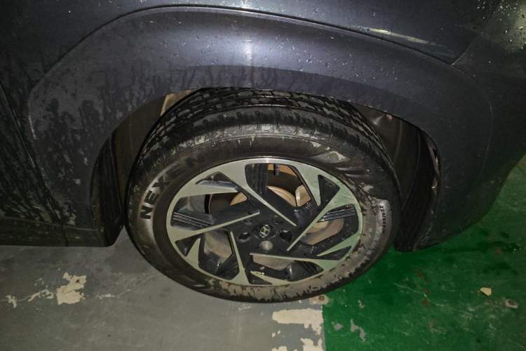 Used Hyundai Custo 2021 270TGDi Prestige LUX Right Front Wheel Hub