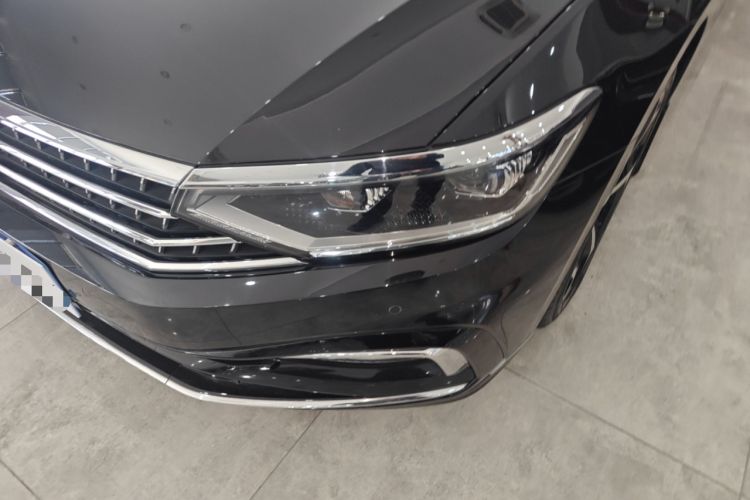 Used Volkswagen Magotan 2023 2 Million Units Limited Edition 330TSI DSG Leading Version
