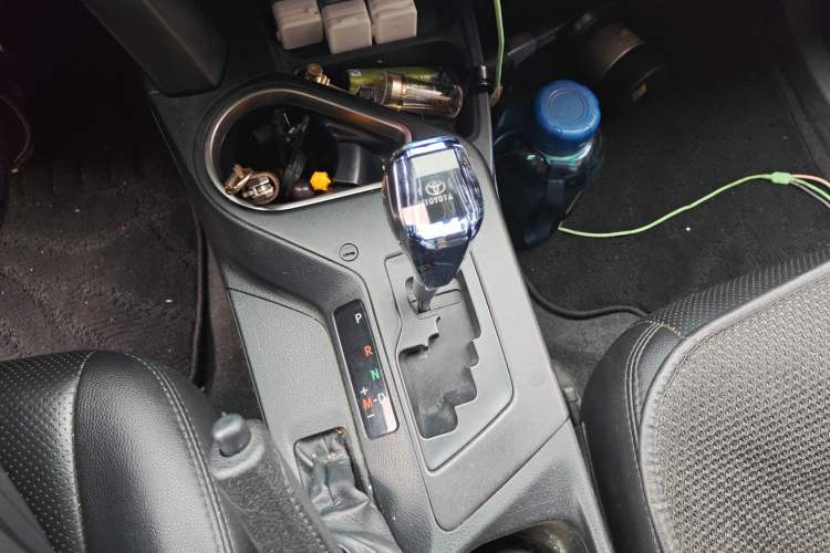 Used Toyota RAV4 2019 2.0L CVT Two-Wheel Drive Pioneer Edition China V Standard Gear Lever