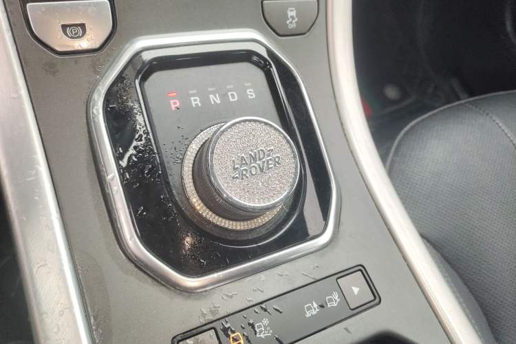 Used Land Rover Range Evoque 2018 240 PS SE DYNAMIC Smart Edition Gear Lever