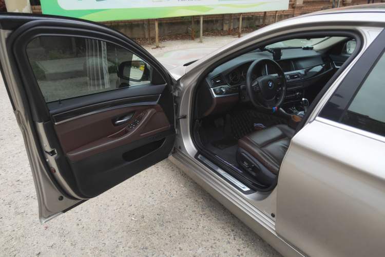 Used BMW 5 Series 2014 525Li Luxury Design Package Driver Seat