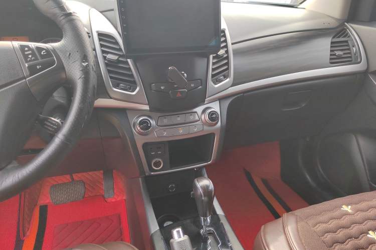 Used SsangYong Korando 2014 2.0L Gasoline Two-Wheel Drive Automatic Elite Navigation Edition