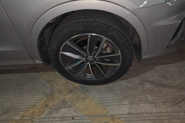 Used Audi Q3 2018 30 TFSI Fashion Edition Collector's Version Right Front Wheel Hub