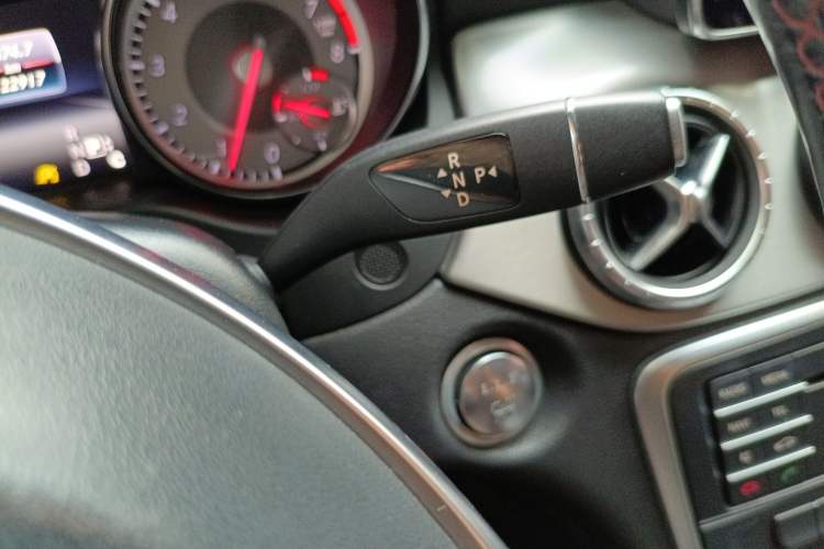 Used Mercedes-Benz CLA 2016 CLA 220 4MATIC Gear Lever