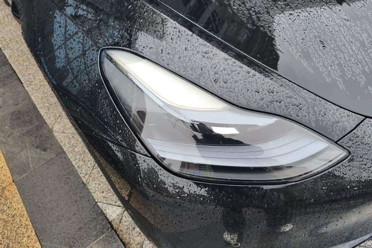 Used Tesla Model Y 2023 Rear-Wheel-Drive Version
