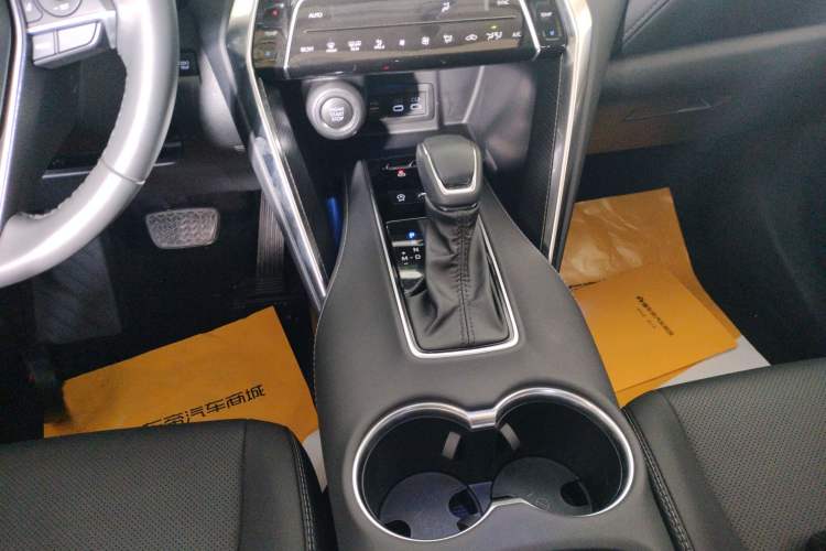 Used Toyota Venza 2023 2.0L CVT Two-Wheel Drive Prestige Version