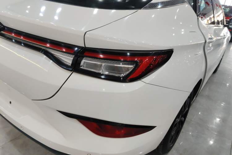 Used JAC Group J7 2020 1.5T CVT Superior Trim Exterior 3