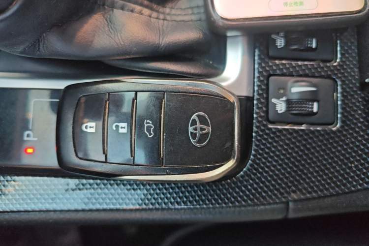 Used Toyota Highlander 2018 2.0T Two-Wheel Drive Prestige Edition 7 Seats China VI Standard