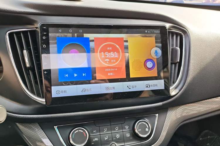 Used Roewe 360 2015 1.5L Automatic Luxury Edition Audio And AC Panel