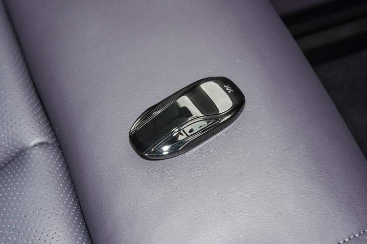 Used IM LS7 2023 90 kWh Elite Rear-Drive Version