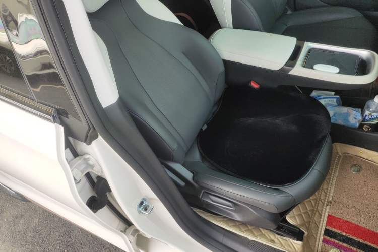 Used Dongfeng NAMMI 01 2024 New Edition 330 Air Right Front Seat