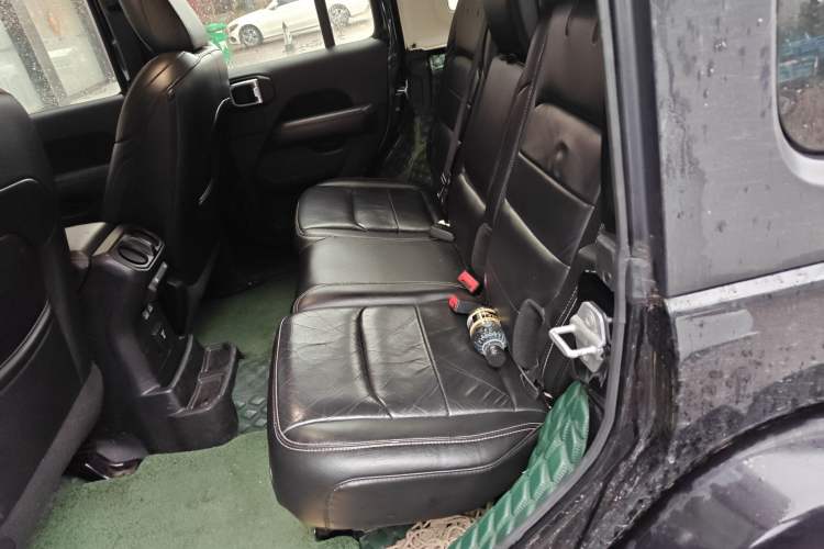 Used Jeep Wrangler 2018 2.0T Sahara Four-Door Edition