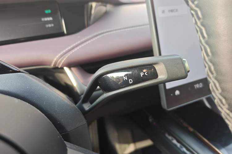 Used Xiaomi Auto SU7 2024 Four-Wheel Drive Ultra-Long Range Advanced Intelligent Driving Max Edition Gear Lever