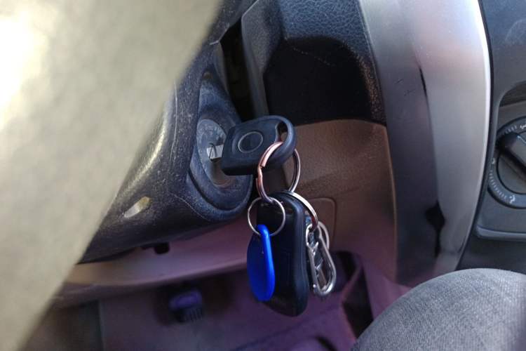 Used Nissan Livina 2013 1.6XE Manual Comfort Edition Vehicle Key