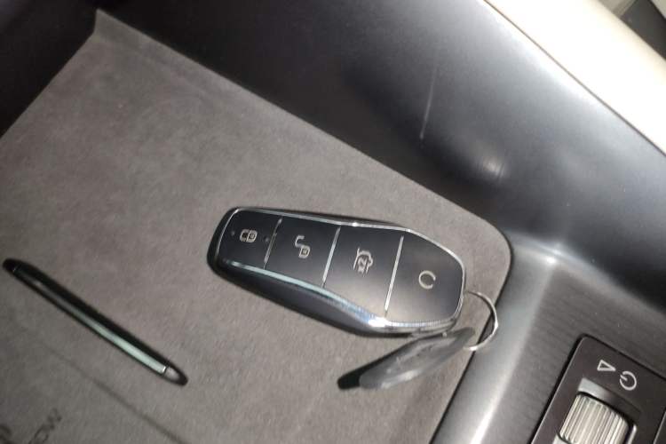 Used BYD Song L EV 2024 550 km Excellence Version Vehicle Key