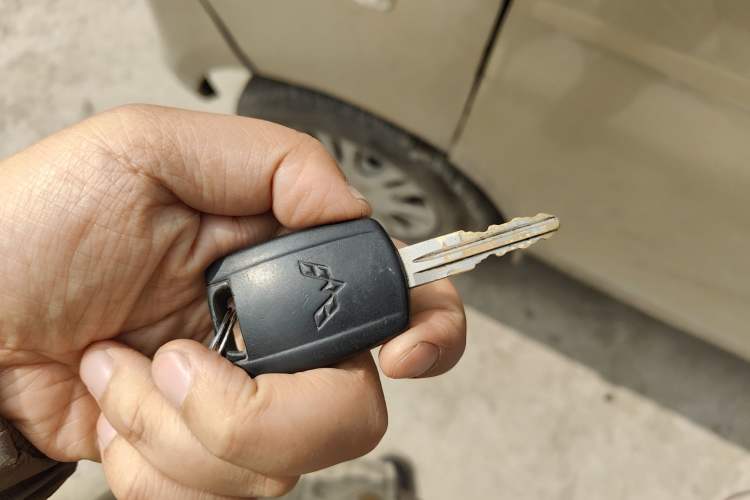 Used Wuling Rongguang 2015 1.2L S Base Model CNG Vehicle Key