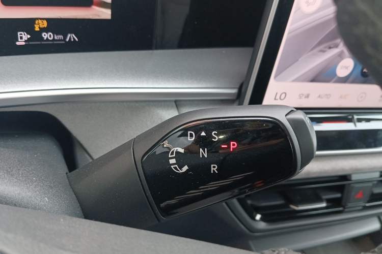 Used Volkswagen Tayron 2025 Tiguan L 380TSI 4Motion Luxury Gear Lever