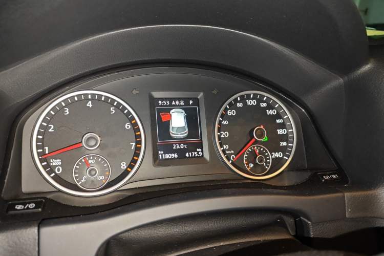 Used Volkswagen Tiguan 2015 1.8TSI Automatic All-Wheel-Drive Luxury Model