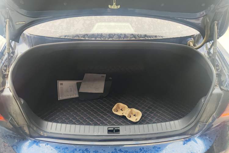 Used Infiniti Q50L 2018 2.0T Enjoyment Version China VI Standard Trunk