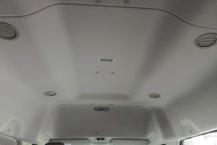 Used Ford Transit 2023 2.0T Diesel Manual Commercial & Travel Version Mid-axle Medium Roof 7/8/9-Seater