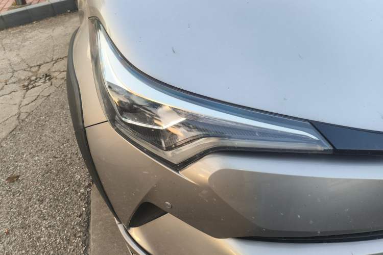 Used Toyota IZOA 2021 2.0L Yichi SPORT
