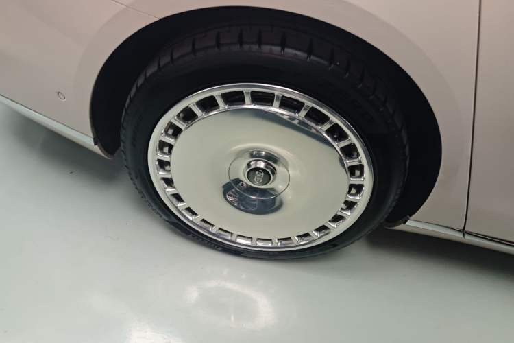 Used Hima S800 2025 Model, Range-Extended Starlight Executive Edition, 4 Seats