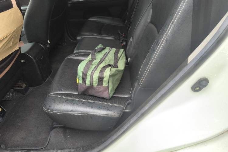 Used BYD S6 2014 2.0L Manual Luxury 5-Seater Left Rear Seat