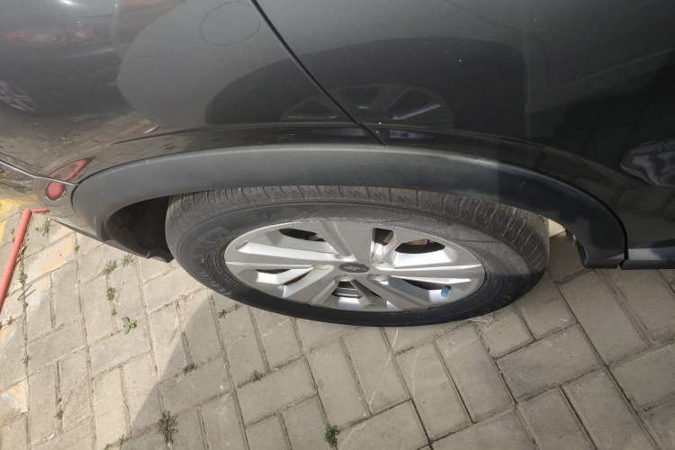 Used CHANGAN OSHAN X5 2021 1.6L CVT Luxury Model Right Rear Wheel Hub