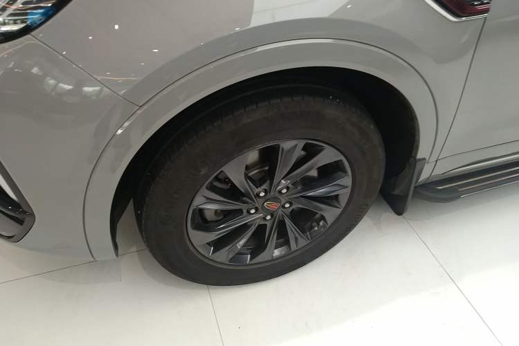 Used Hongqi HS5 2023 2.0T Qixiang Pro Edition Left Front Wheel Hub