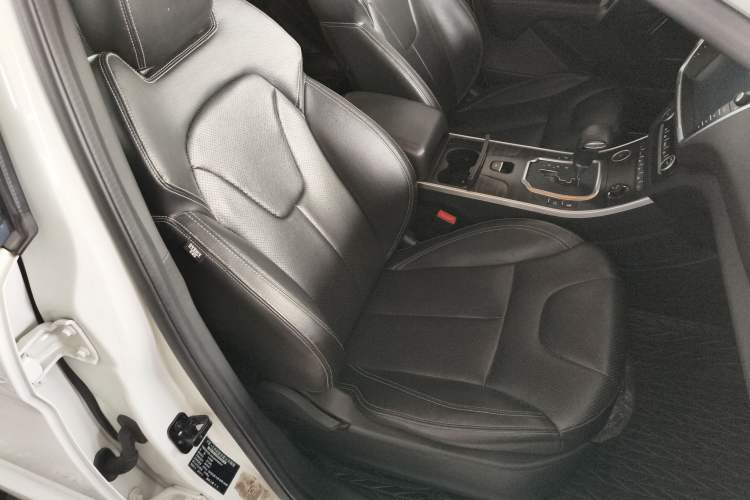 Used Land X7 2015 2.0T Panoramic Prestige Edition
