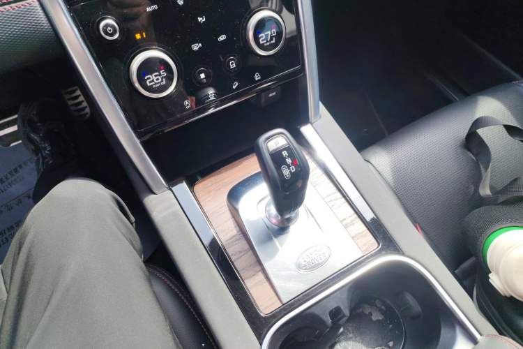 Used Land Rover Discovery Sport 2022 249 PS R-Dynamic S Performance Edition 5 Seats Gear Lever