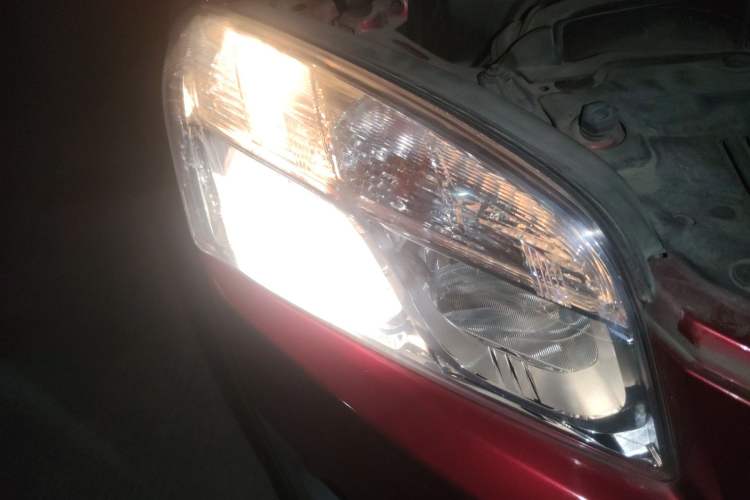 Used Chevrolet Trax 2016 1.4T Automatic Two-Wheel Drive Luxury Version Right Front Headlight