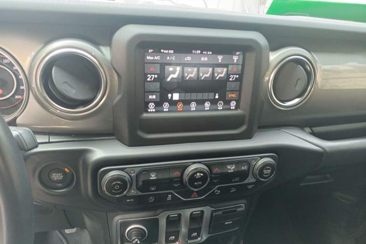 Used Jeep Wrangler 2019 2.0T Sahara Two-Door Version China VI Emission Standard