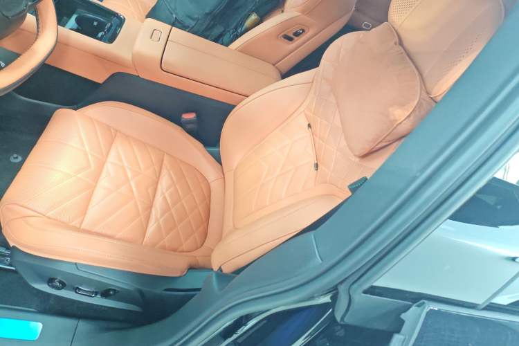 Used Lynk & Co Lynk & Co 10 EM-P 2025 Model 120 Four-Wheel Drive Ultra