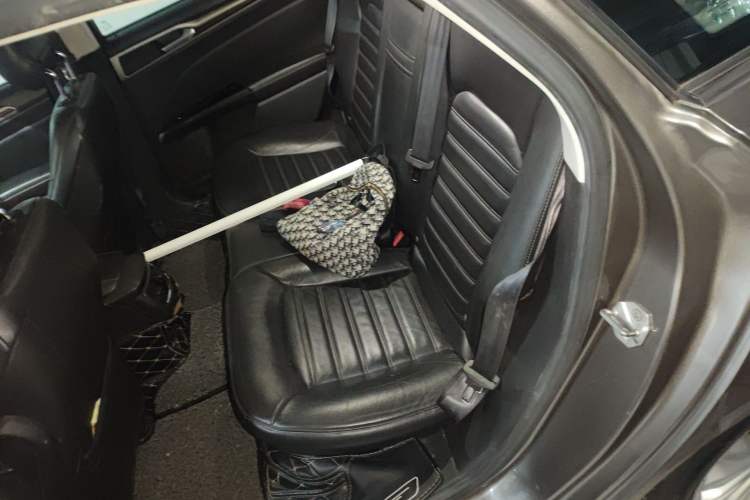 Used Ford Mondeo 2013 2.0L GTDi 200 Fashion Edition Left Rear Seat