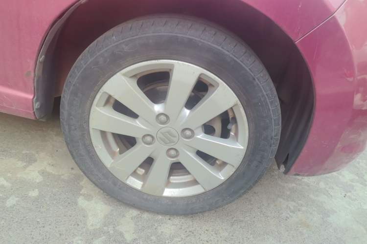 Used Suzuki Alto 2010 1.0L Automatic Cool Edition Right Front Wheel Hub