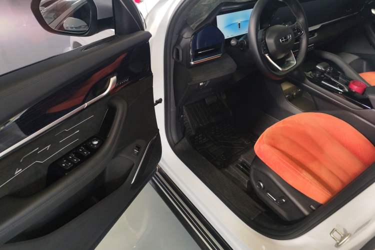 Used Geely Auto Monjaro L 2024 2.0TD High-Power Automatic Two-Wheel Drive Skyline Edition