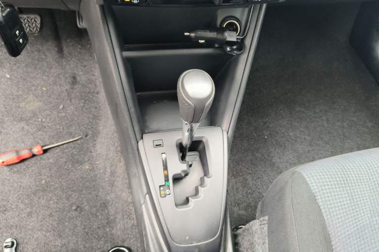 Used Toyota YARiS L Zhi Xuan 2016 Revised 1.5E CVT Charming Edition Gear Lever