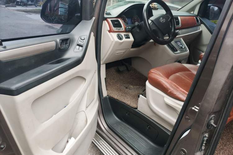 Used SAIC MAXUS G10 2014 2.0T Automatic Elite Edition