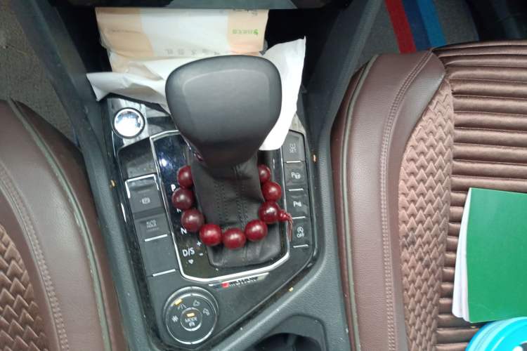 Used Volkswagen Tiguan L 2019 380TSI Automatic All-Wheel Drive Luxury Edition with 7 Seats China VI Standard