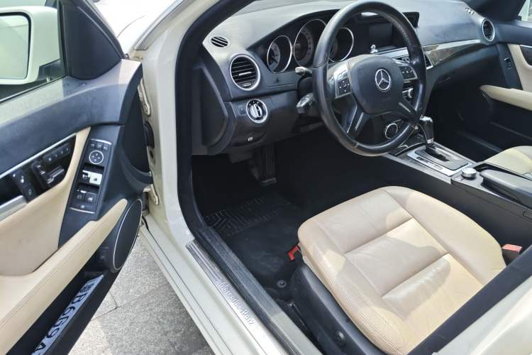 Used Mercedes-Benz C-Class 2011 C 200 CGI Fashion Model Driver Seat