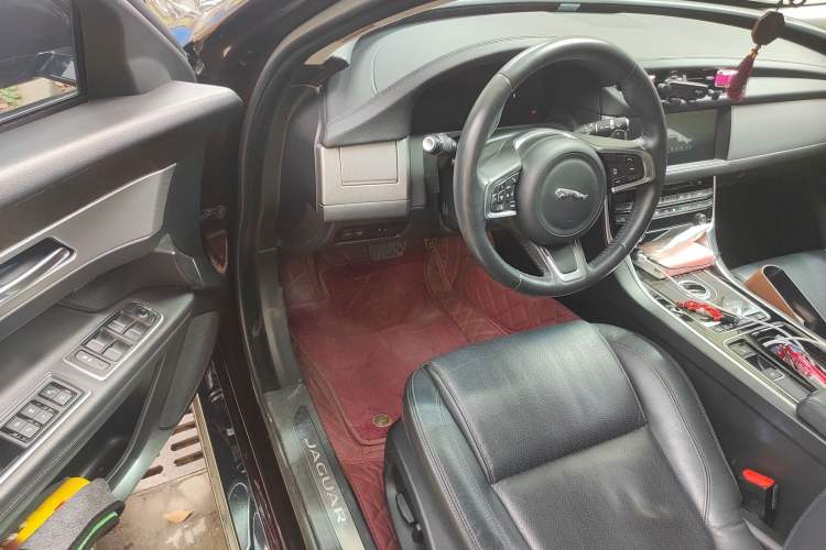 Used Jaguar XFL 2018 XFL 2.0T 250 PS Luxury Edition Driver Seat