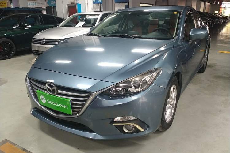 Used Mazda 3 Axela 2014 Sedan 1.5L Automatic Luxury Model