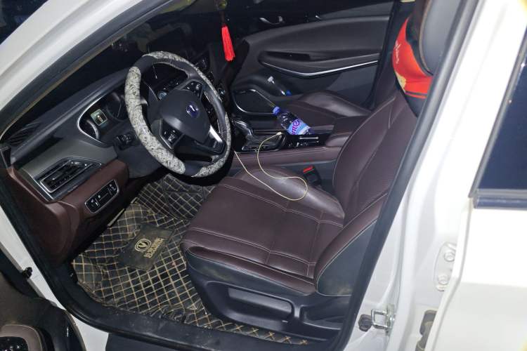 Used CHANGAN Raeton CC 2018 1.5T Automatic Elegant Starry Edition China V Standard
